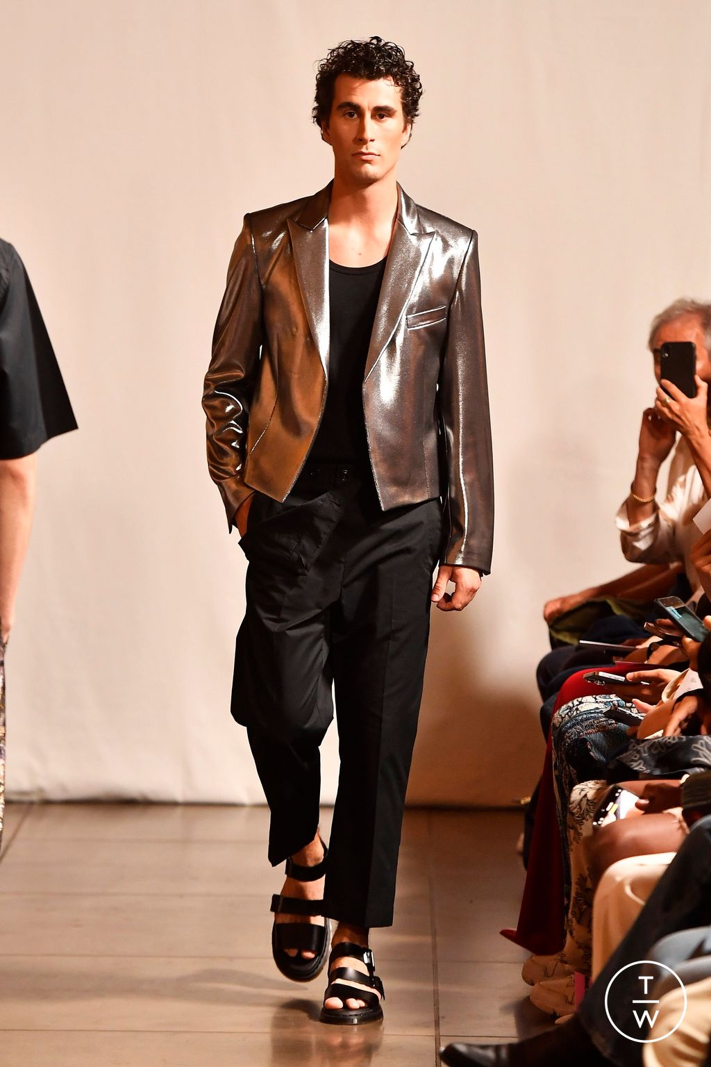 Fashion Week Paris Spring/Summer 2025 look 15 from the Valette Studio collection menswear