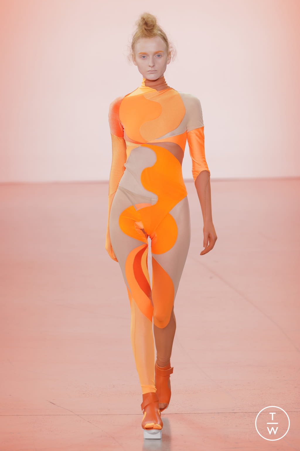 Fashion Week New York Spring/Summer 2022 look 7 from the Threeasfour collection 女装