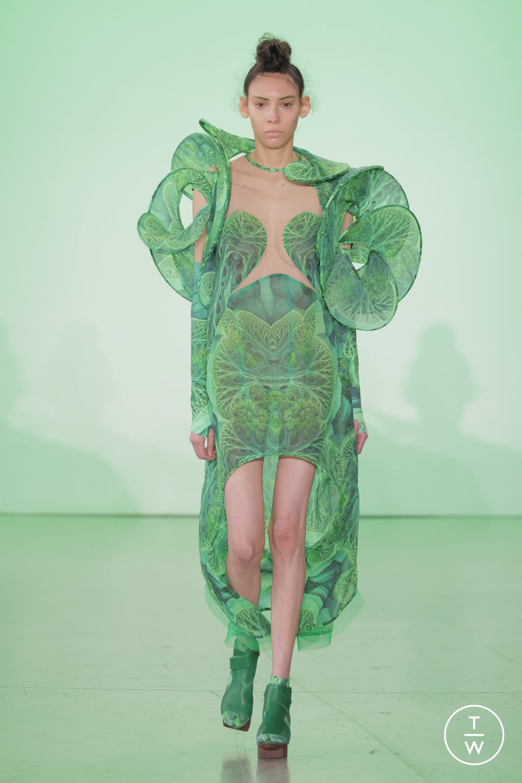 Fashion Week New York Spring/Summer 2022 look 16 from the Threeasfour collection womenswear