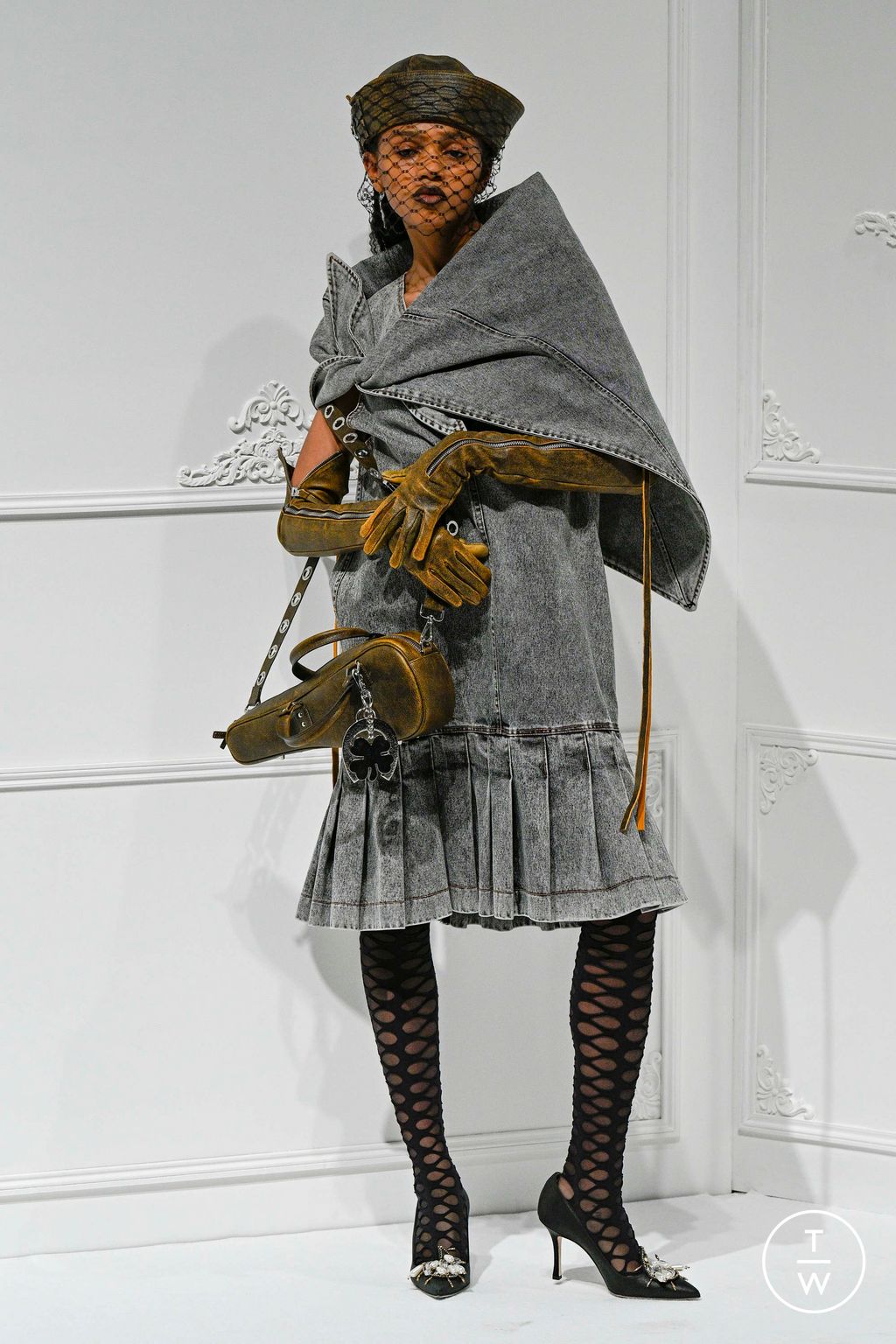 Fashion Week Paris Fall/Winter 2024 look 2 from the Vaquera collection 女装