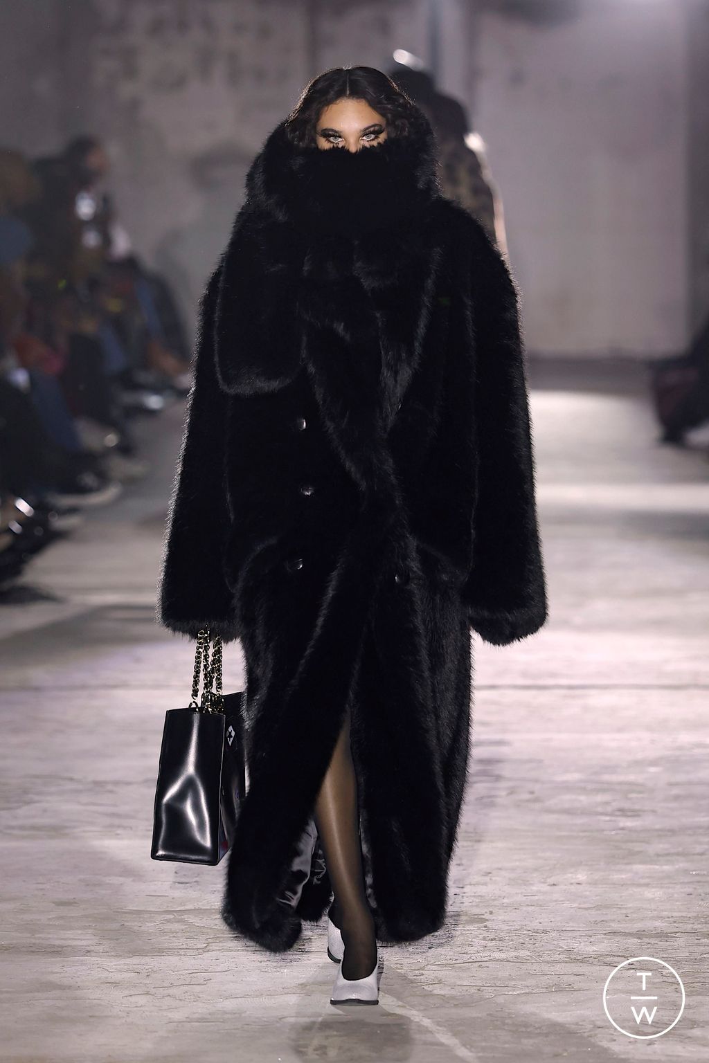 Fashion Week Paris Fall/Winter 2025 look 20 from the Vaquera collection womenswear