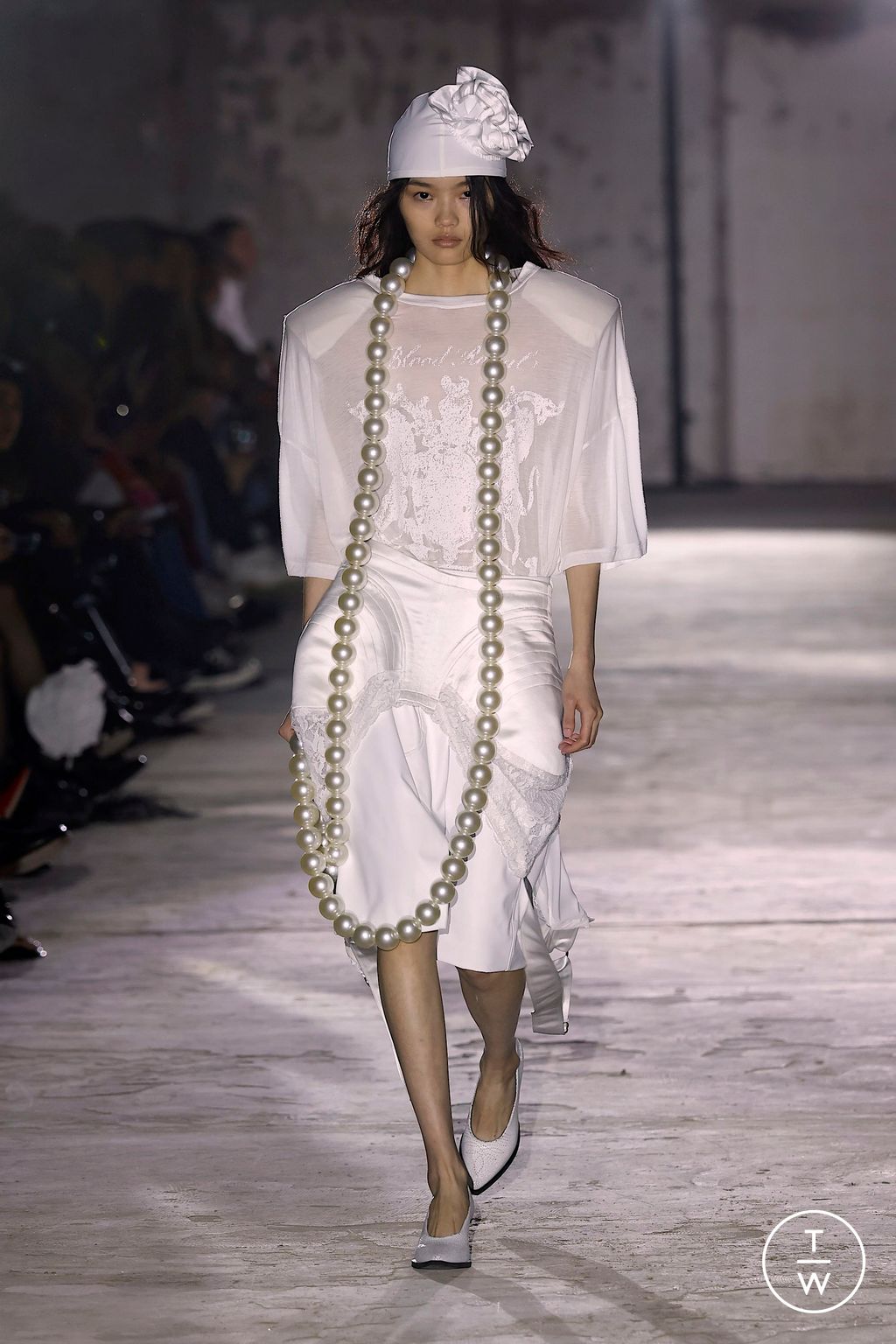 Fashion Week Paris Fall/Winter 2025 look 38 from the Vaquera collection womenswear