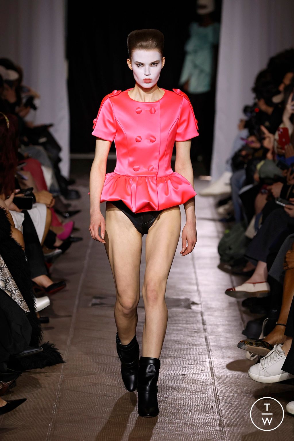 Fashion Week Paris Fall/Winter 2026 look 16 from the Vaquera collection womenswear