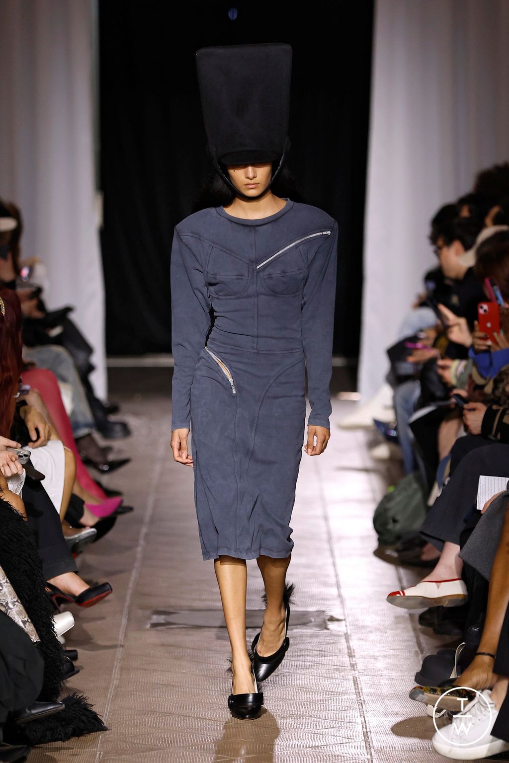 Fashion Week Paris Fall/Winter 2026 look 21 from the Vaquera collection womenswear