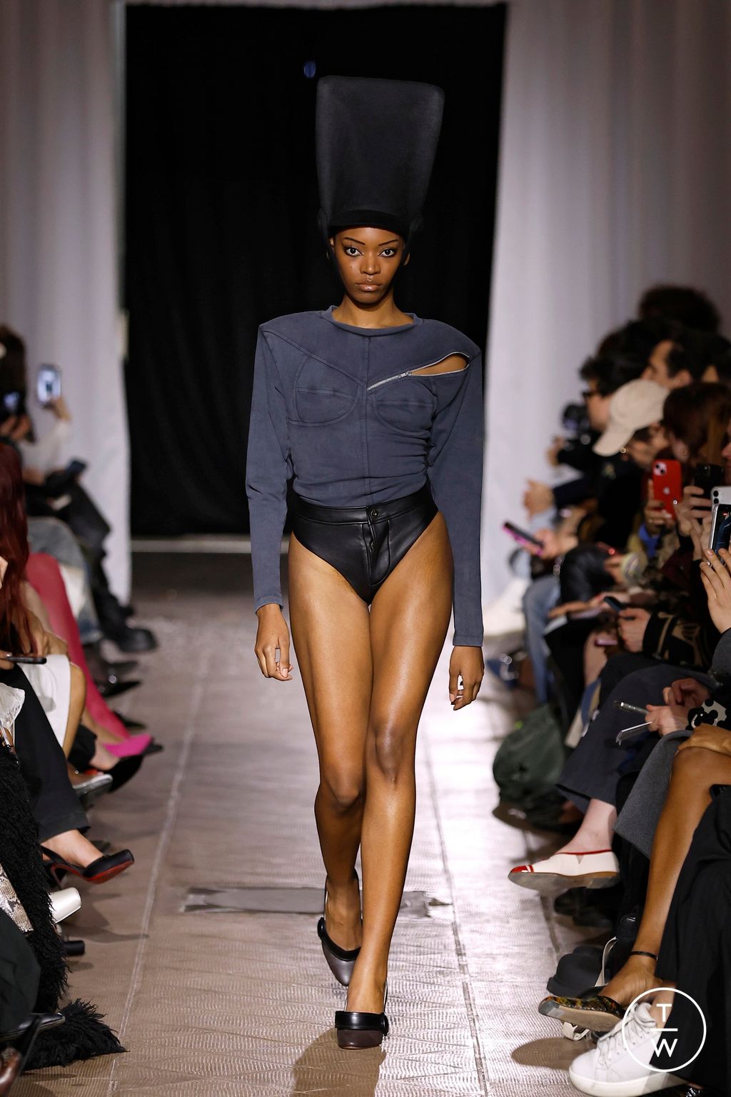 Fashion Week Paris Fall/Winter 2026 look 23 from the Vaquera collection womenswear