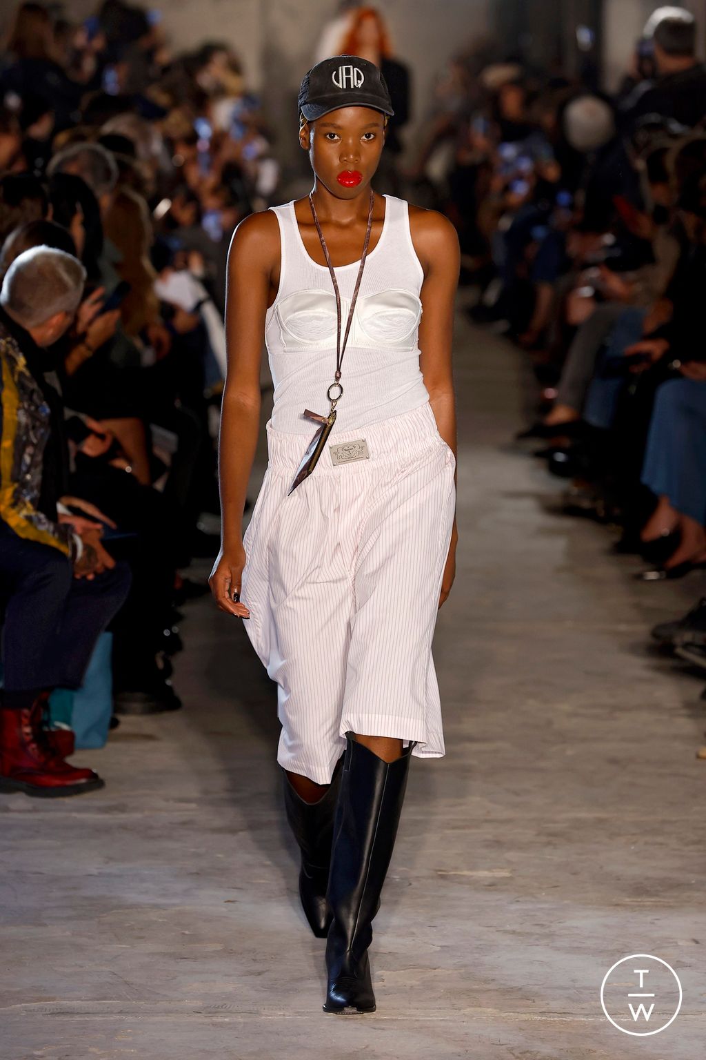 Fashion Week Paris Spring/Summer 2025 look 2 de la collection Vaquera womenswear