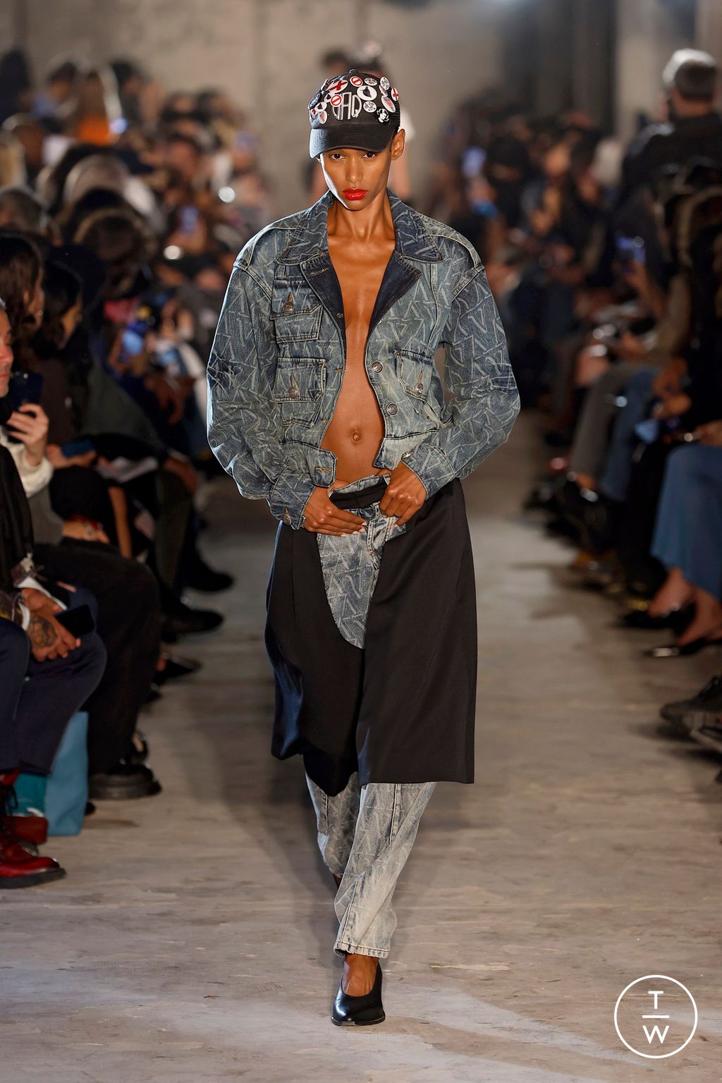 Fashion Week Paris Spring/Summer 2025 look 18 from the Vaquera collection 女装