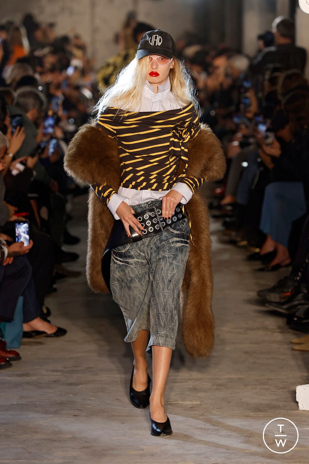 Fashion Week Paris Spring/Summer 2025 look 28 de la collection Vaquera womenswear