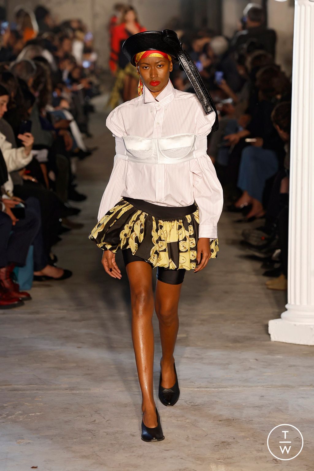 Fashion Week Paris Spring/Summer 2025 look 31 de la collection Vaquera womenswear