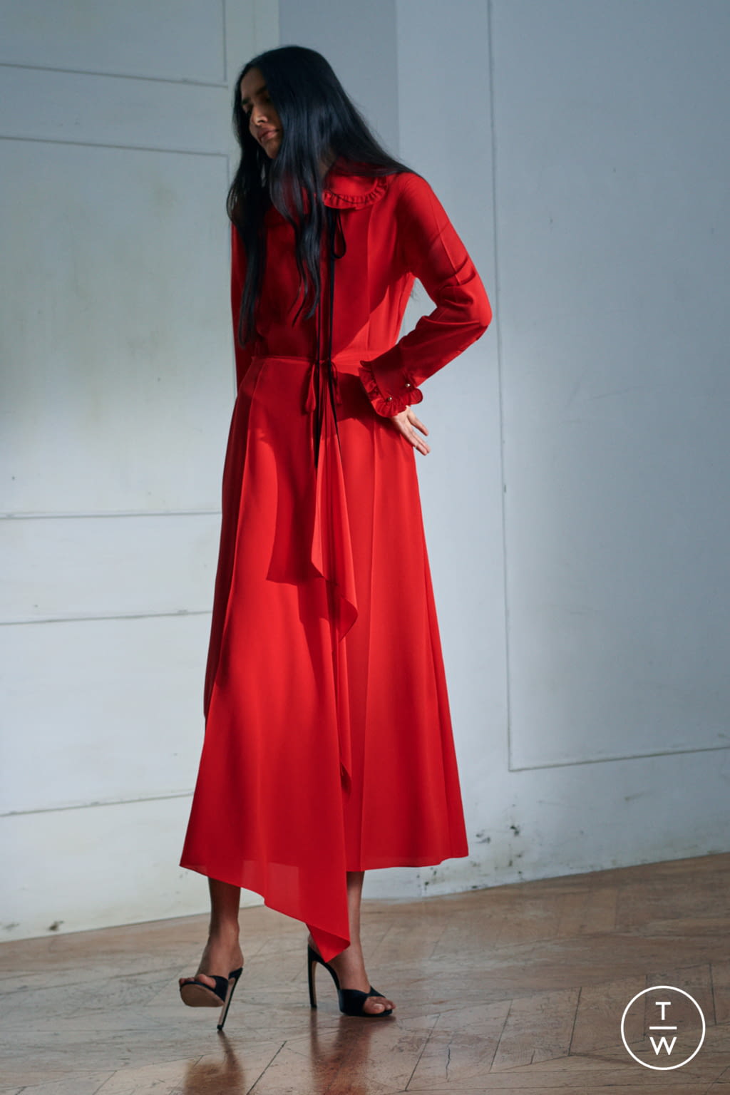 Fashion Week London Resort 2021 look 9 from the Victoria Beckham collection womenswear