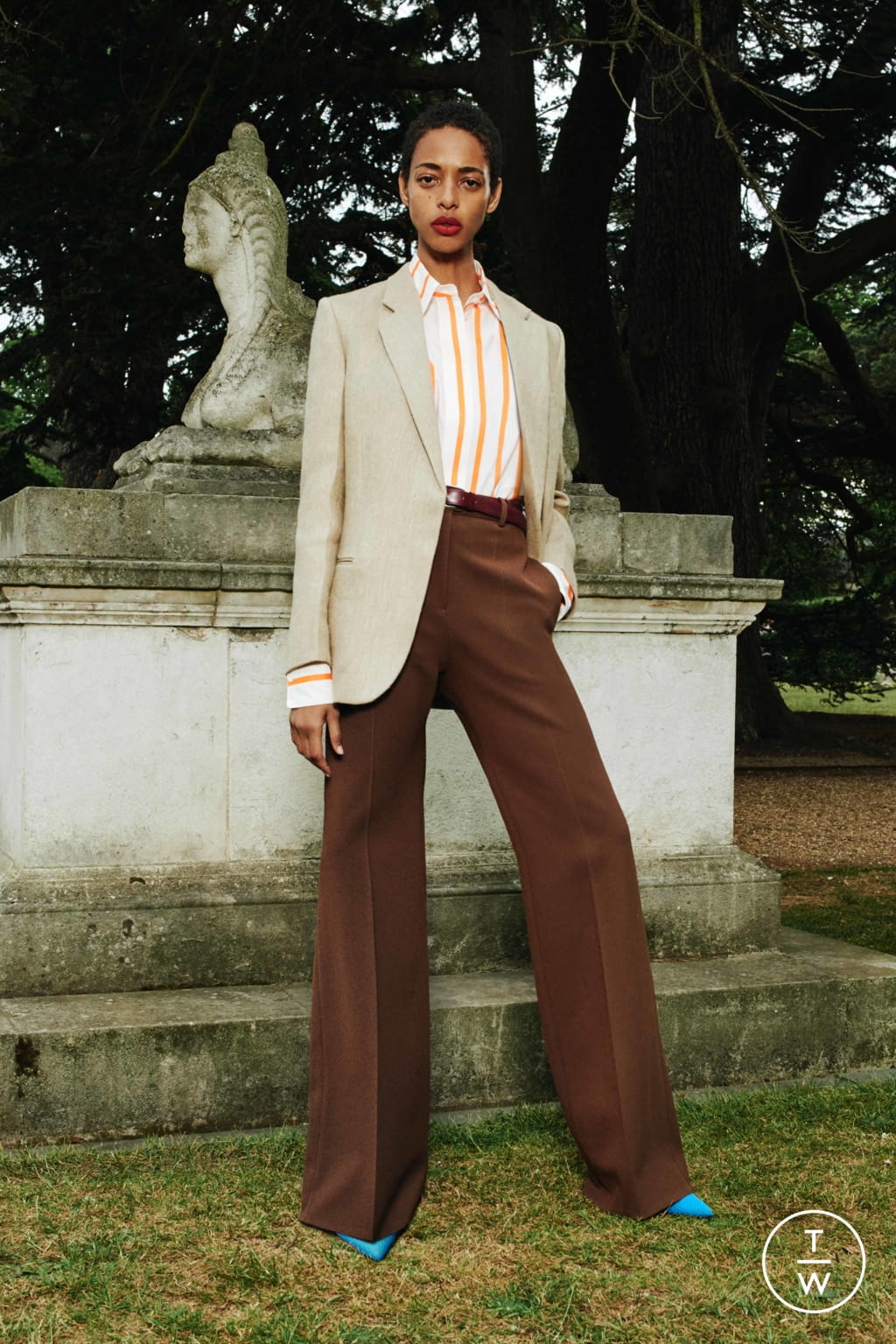 Fashion Week London Resort 2020 look 25 from the Victoria Beckham collection 女装