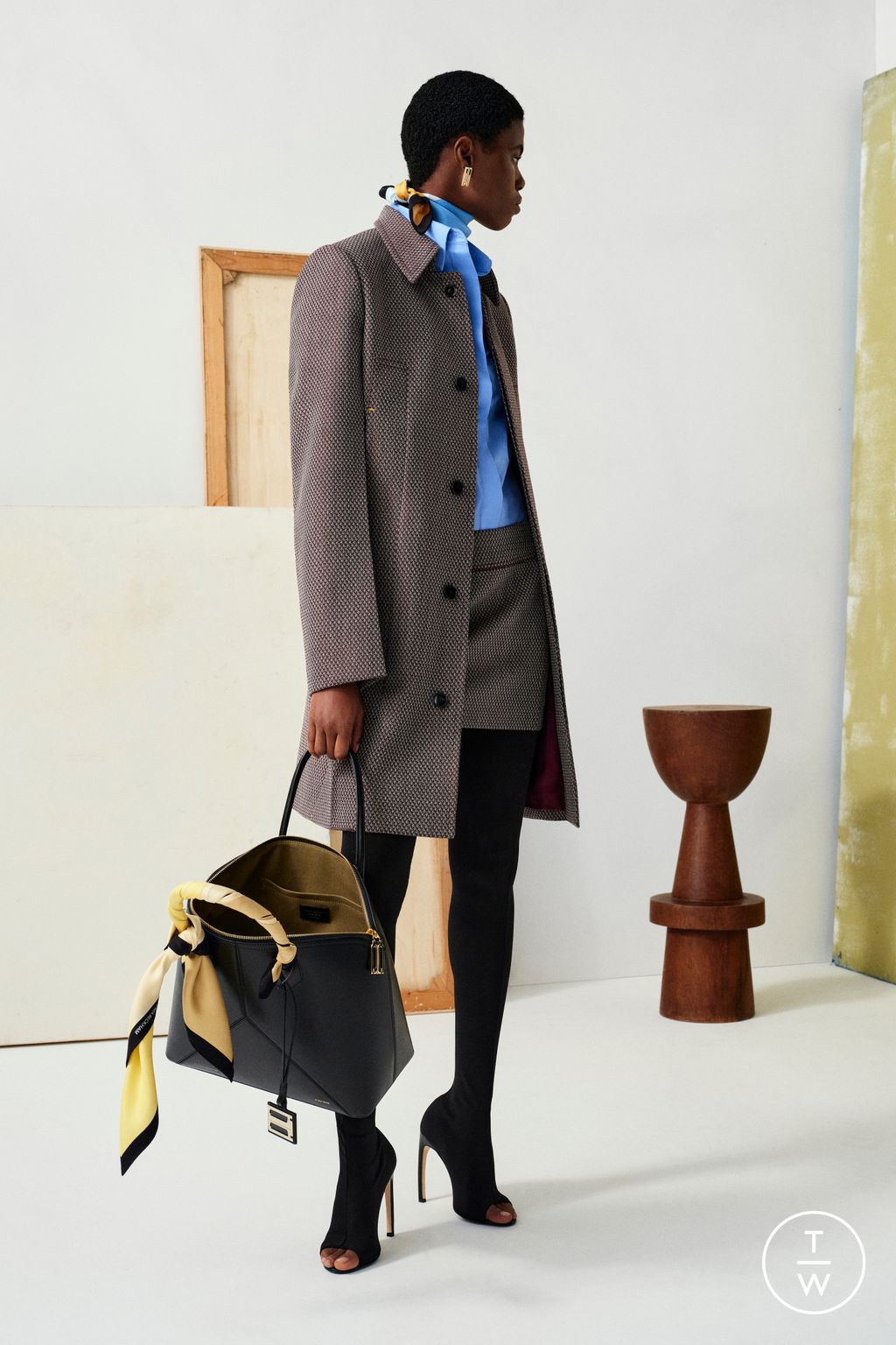 Fashion Week Paris Pre-Fall 2024 look 17 from the Victoria Beckham collection womenswear