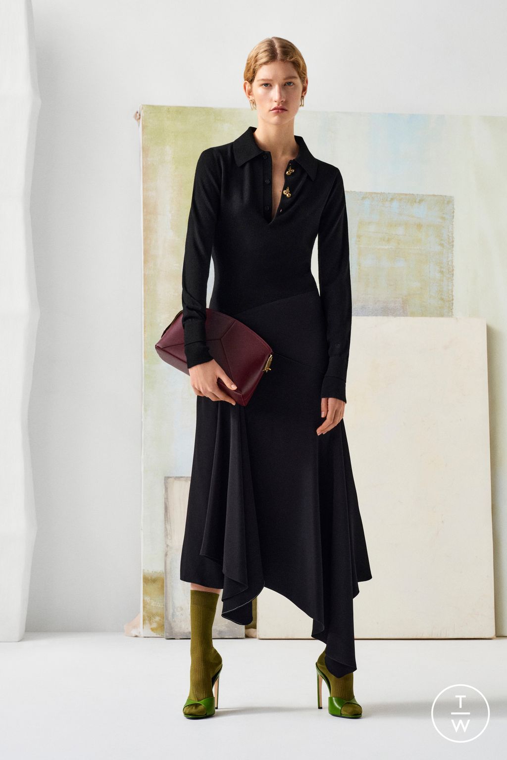 Fashion Week Paris Pre-Fall 2024 look 23 from the Victoria Beckham collection womenswear