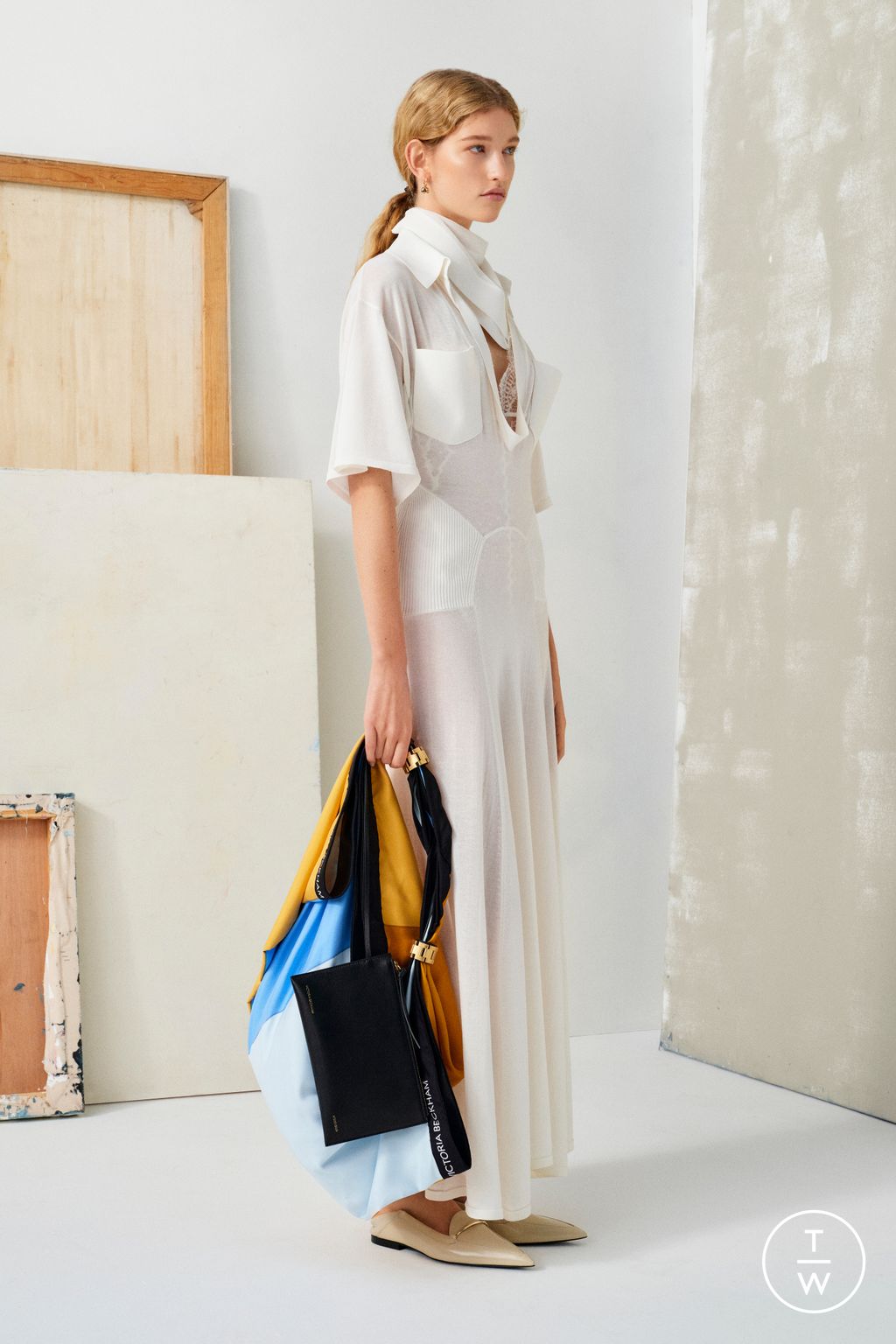 Fashion Week Paris Pre-Fall 2024 look 33 from the Victoria Beckham collection womenswear