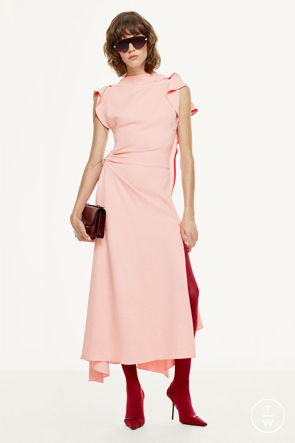 Fashion Week Paris Pre-Fall 2025 look 24 de la collection Victoria Beckham womenswear