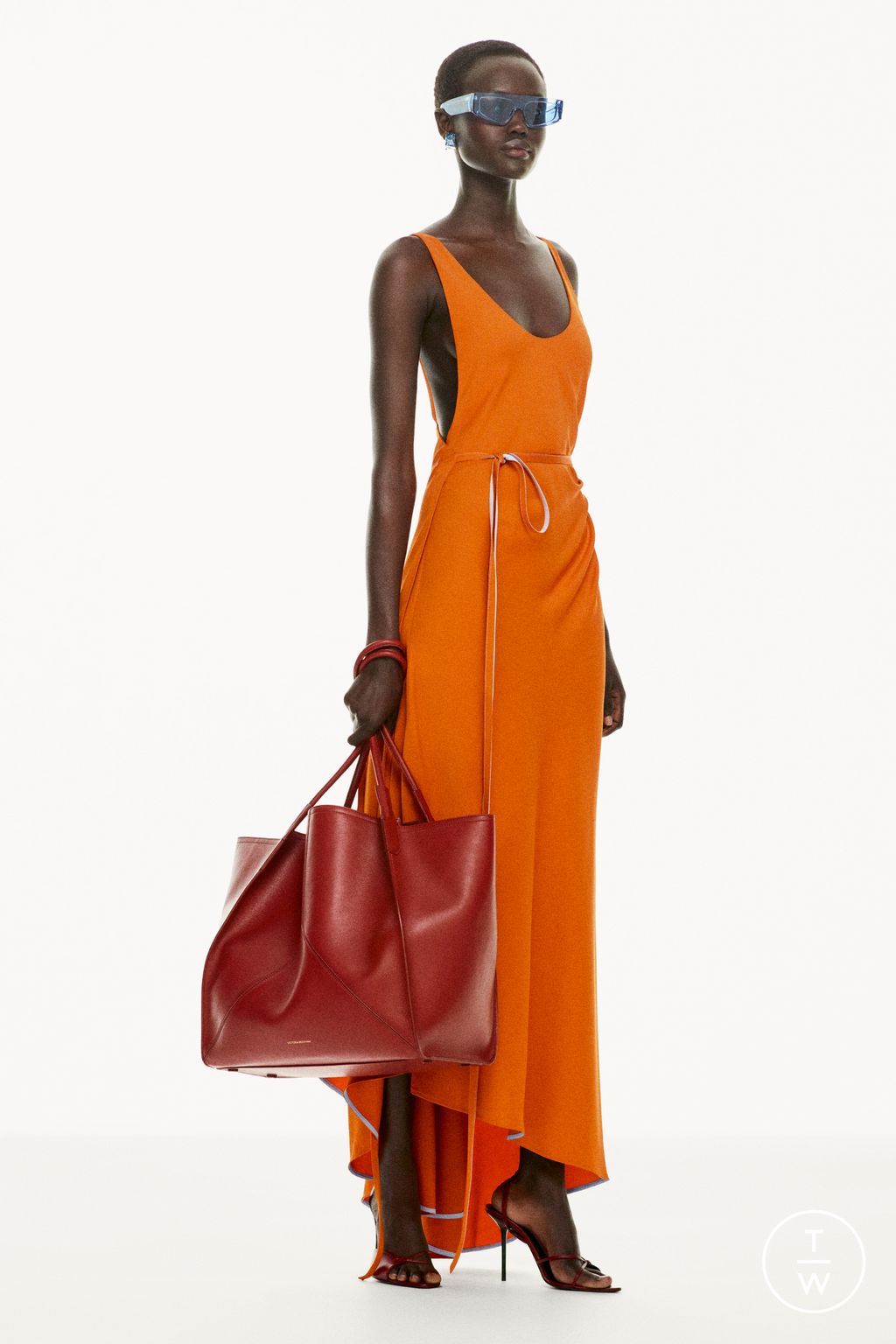 Fashion Week Paris Pre-Fall 2025 look 30 de la collection Victoria Beckham womenswear