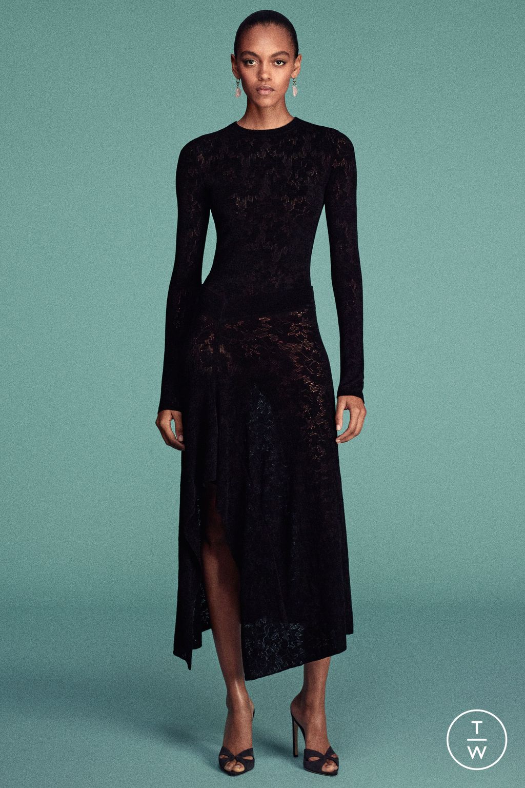 Fashion Week Paris Pre-Fall 2026 look 4 from the Victoria Beckham collection womenswear