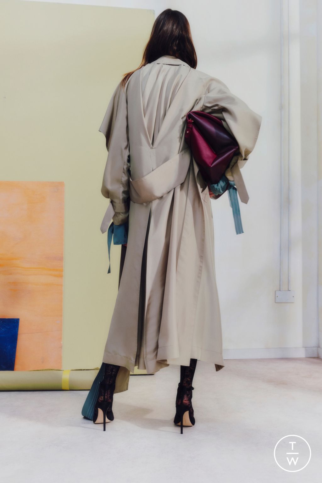 Fashion Week Paris Pre-Fall 2023 look 12 from the Victoria Beckham collection womenswear