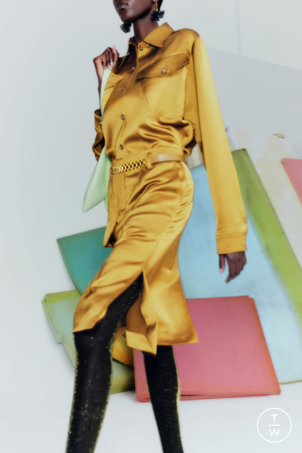 Fashion Week Paris Pre-Fall 2023 look 14 from the Victoria Beckham collection womenswear