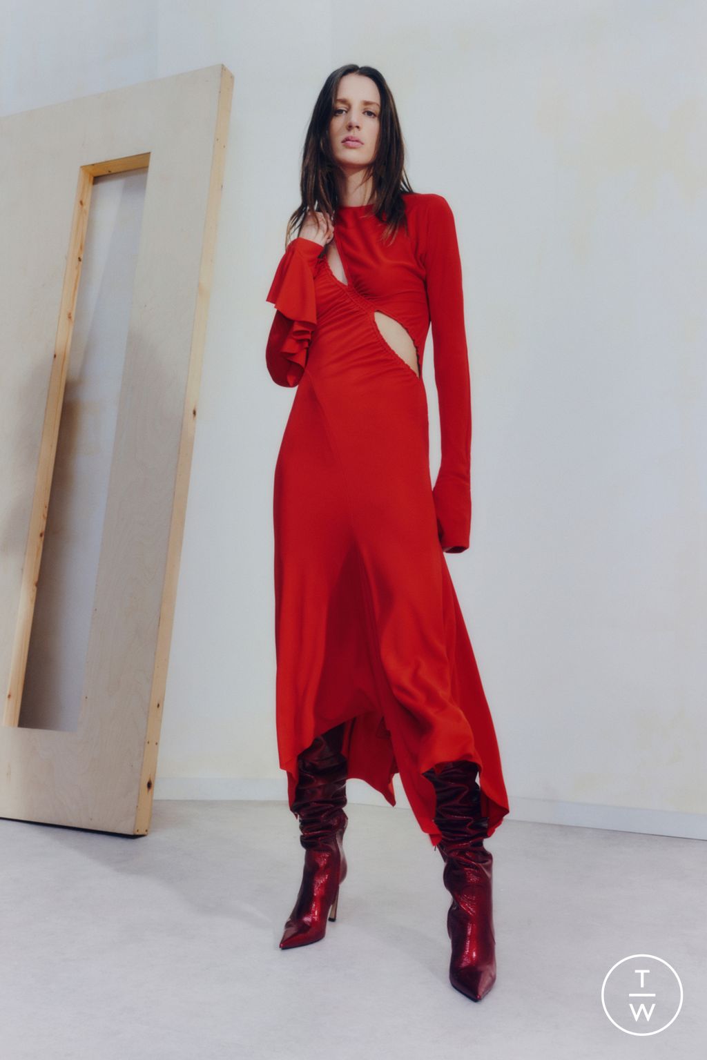 Fashion Week Paris Pre-Fall 2023 look 15 from the Victoria Beckham collection 女装