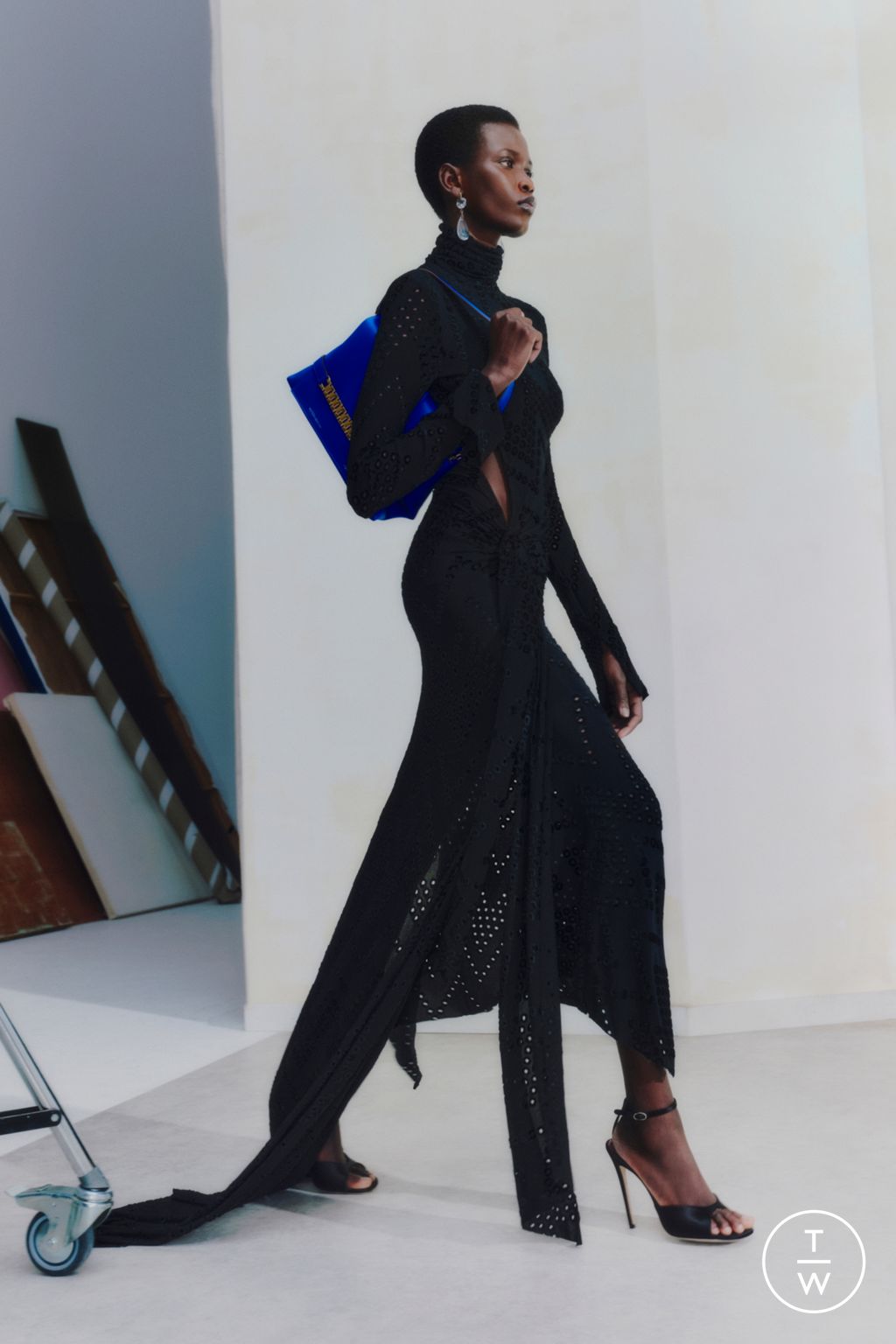 Fashion Week Paris Pre-Fall 2023 look 31 from the Victoria Beckham collection womenswear