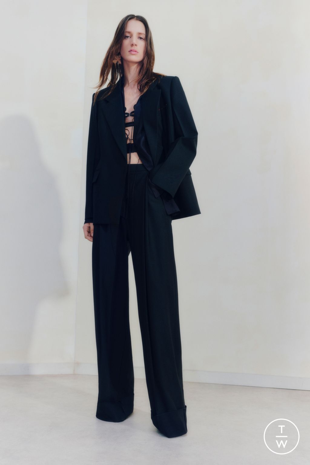 Fashion Week Paris Pre-Fall 2023 look 6 from the Victoria Beckham collection womenswear