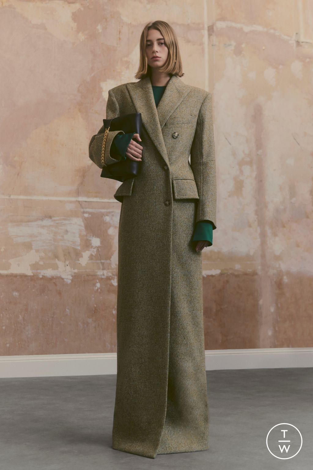 Fashion Week London Resort 2024 look 22 from the Victoria Beckham collection womenswear