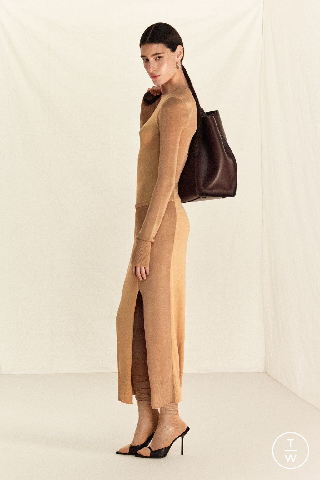 Fashion Week Paris Resort 2026 look 19 de la collection Victoria Beckham womenswear