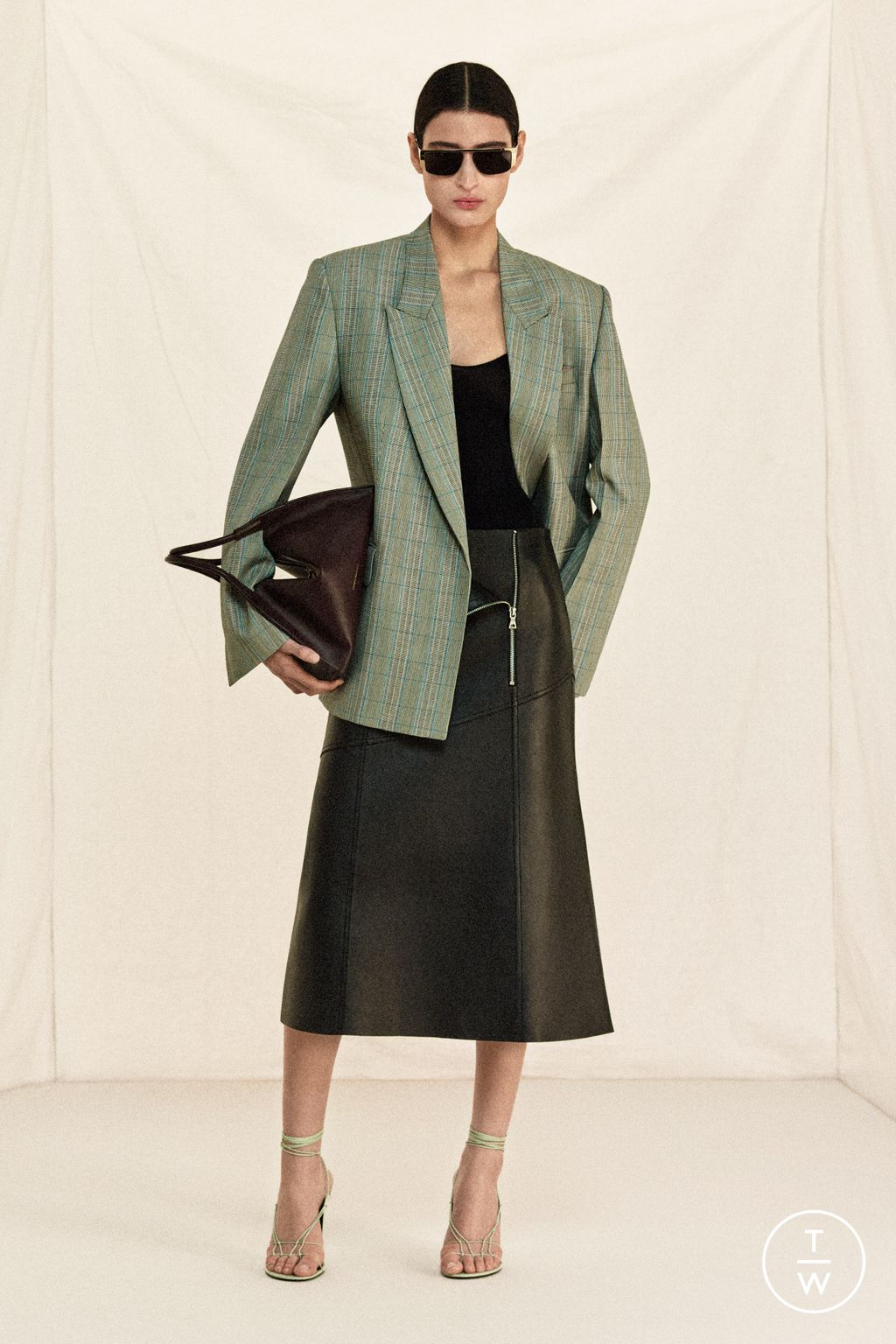 Fashion Week Paris Resort 2026 look 21 from the Victoria Beckham collection womenswear