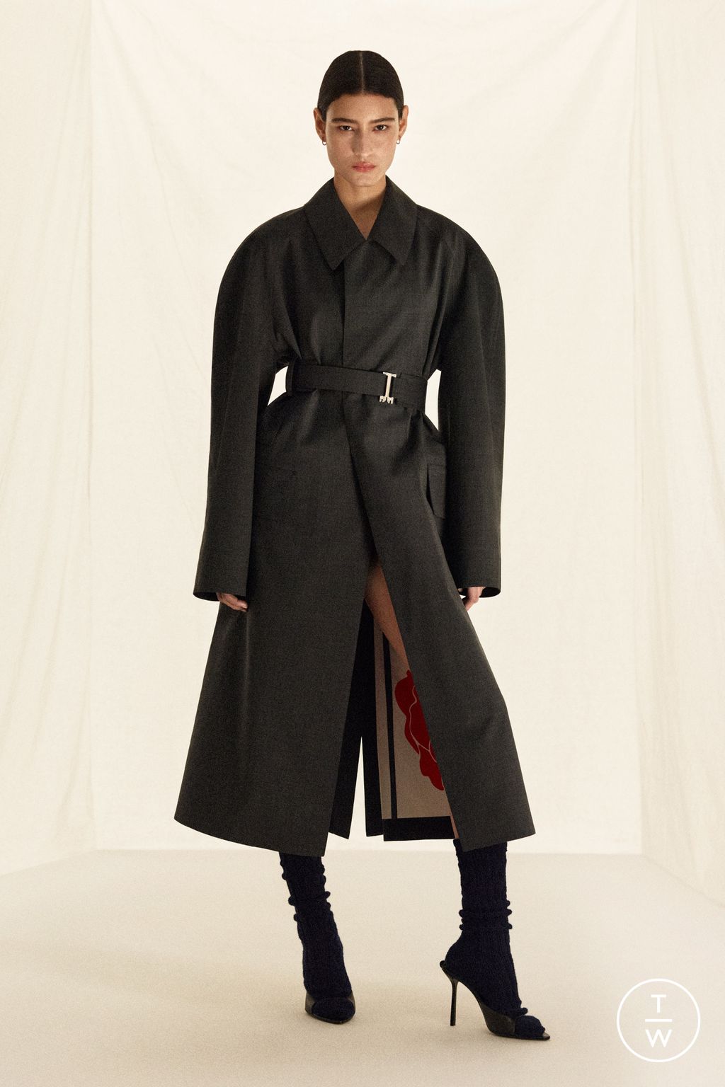 Fashion Week Paris Resort 2026 look 25 from the Victoria Beckham collection womenswear