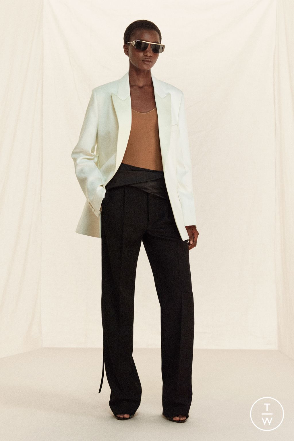 Fashion Week Paris Resort 2026 look 7 de la collection Victoria Beckham womenswear