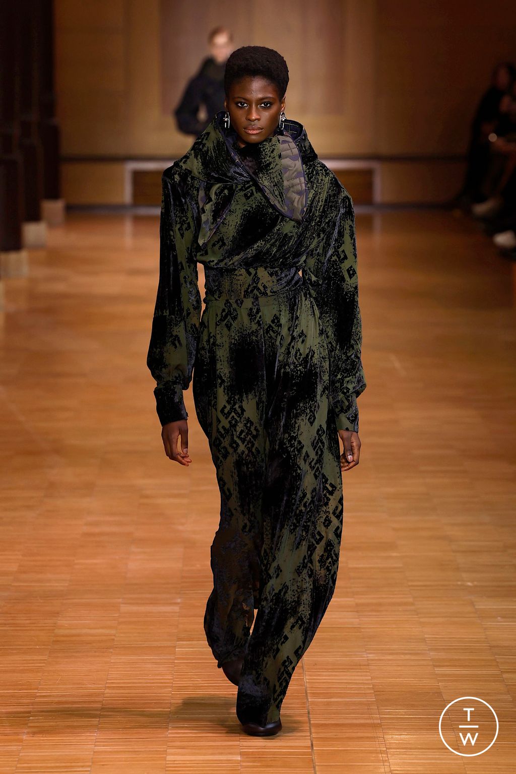 Fashion Week Paris Fall/Winter 2025 look 7 from the Veronique Leroy collection womenswear