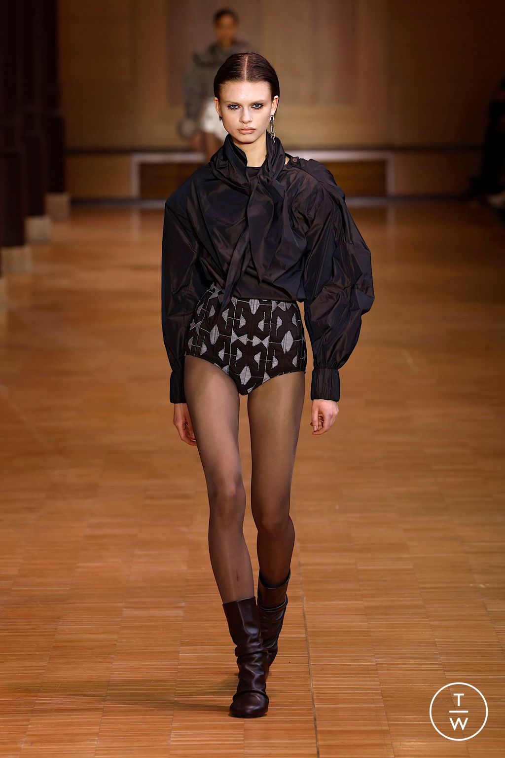 Fashion Week Paris Fall/Winter 2025 look 9 from the Veronique Leroy collection womenswear