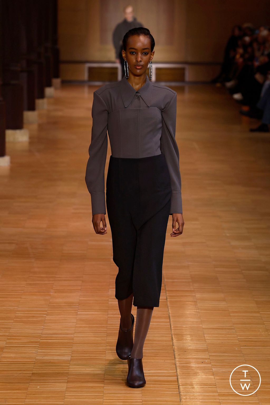 Fashion Week Paris Fall/Winter 2025 look 17 from the Veronique Leroy collection womenswear