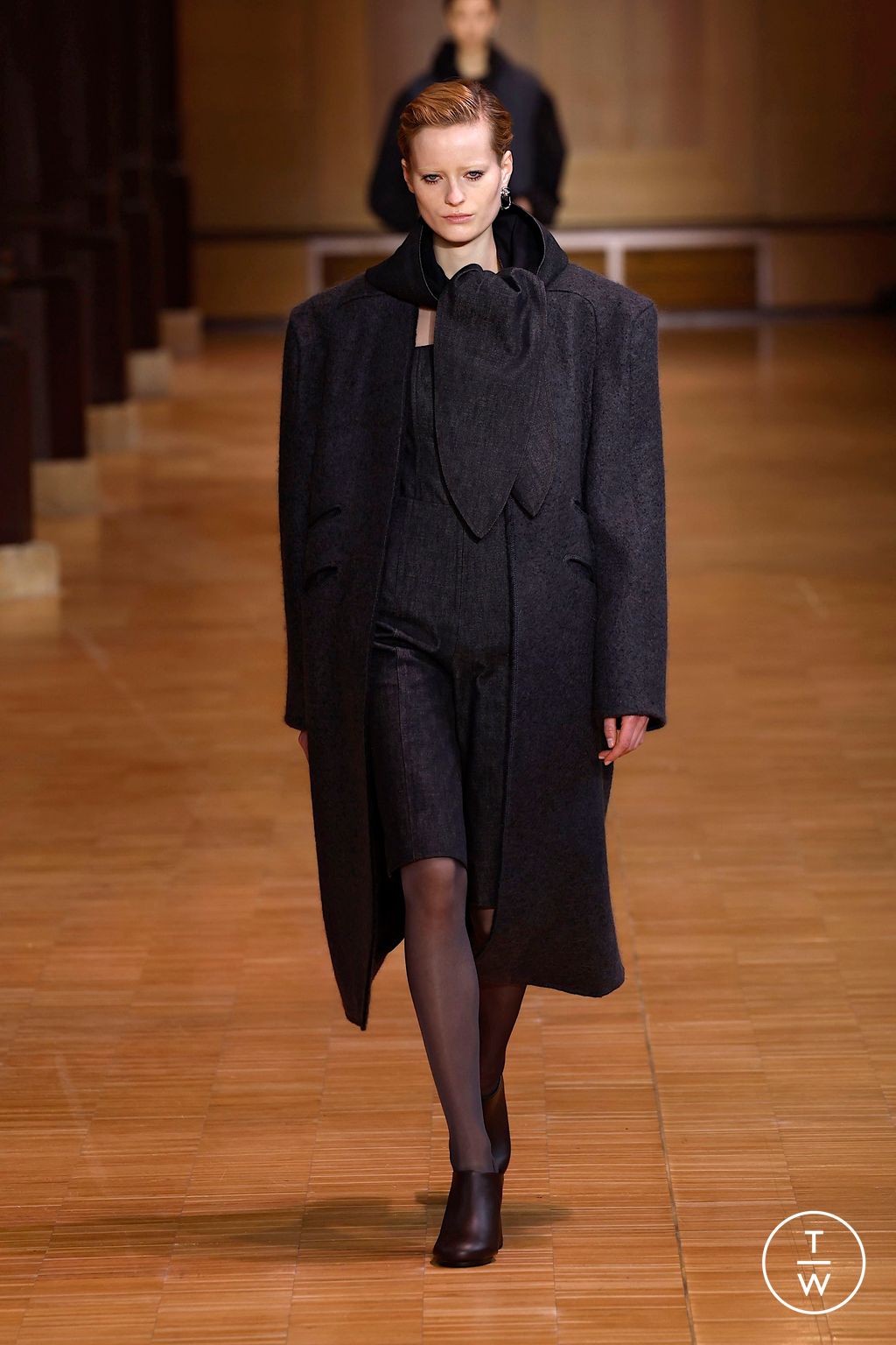Fashion Week Paris Fall/Winter 2025 look 22 from the Veronique Leroy collection womenswear
