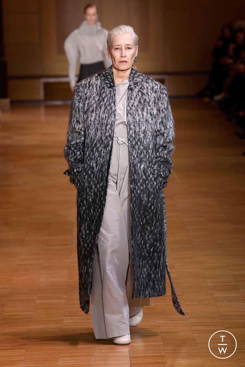 Fashion Week Paris Fall/Winter 2025 look 24 from the Veronique Leroy collection womenswear