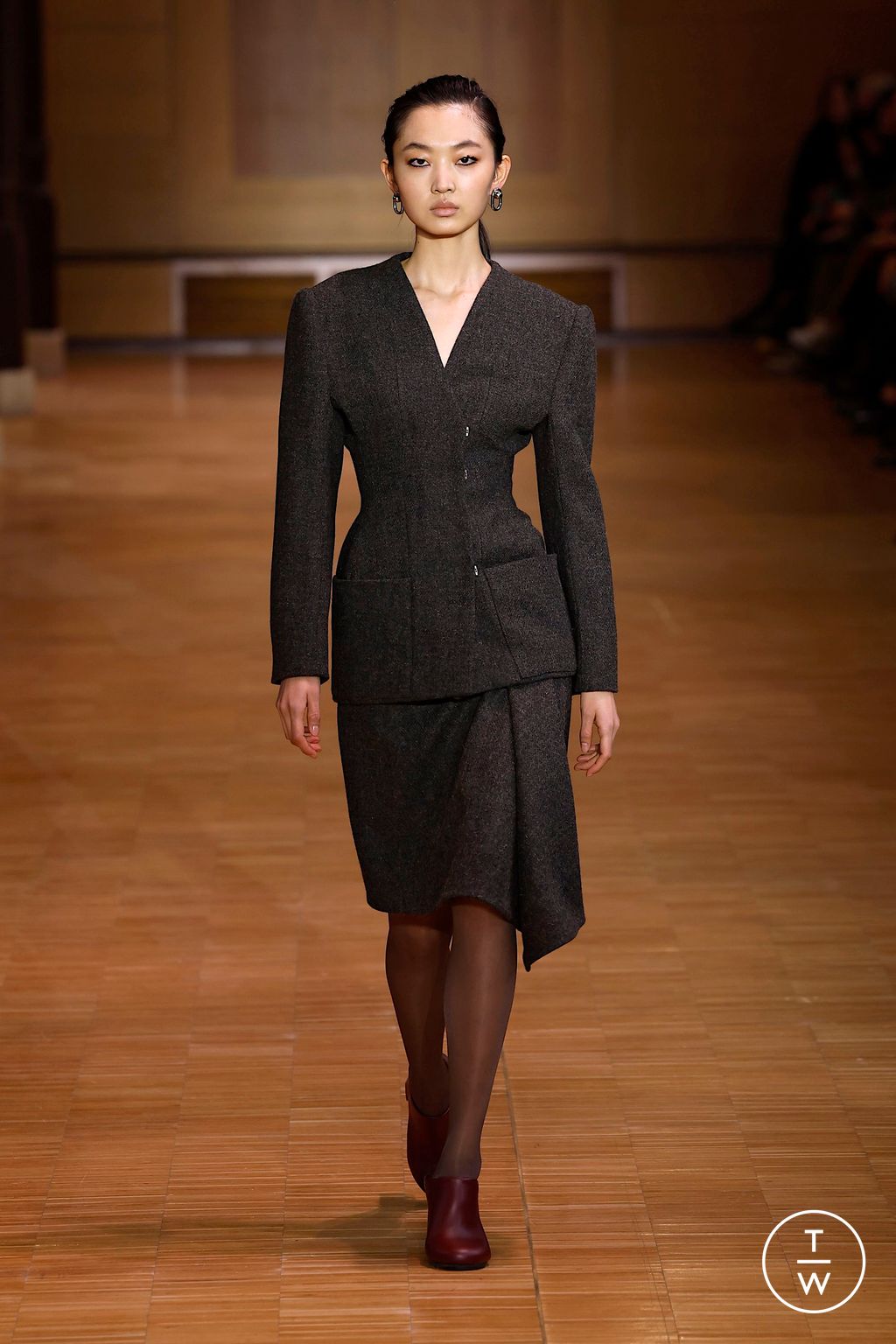 Fashion Week Paris Fall/Winter 2025 look 38 from the Veronique Leroy collection womenswear