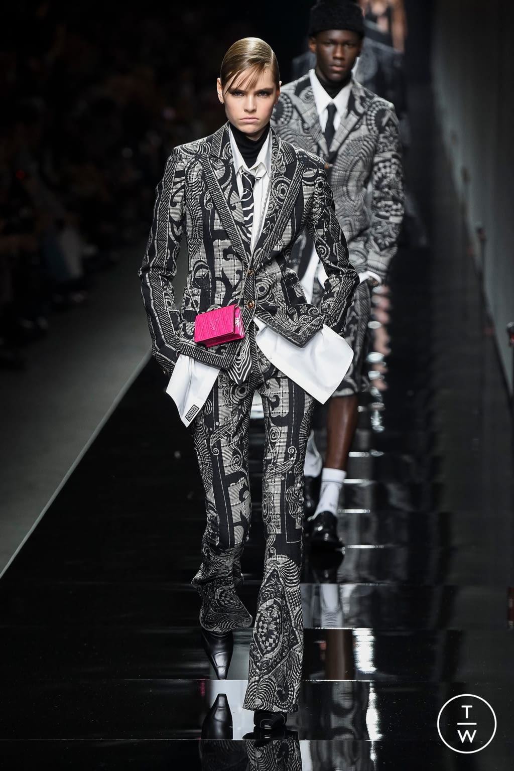 Fashion Week Milan Fall/Winter 2020 look 74 de la collection Versace womenswear