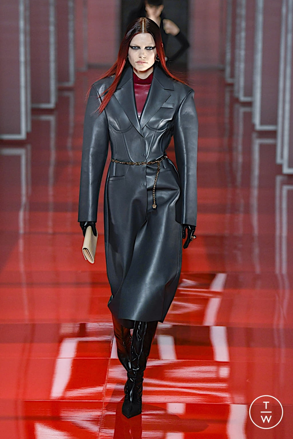 Fashion Week Milan Fall/Winter 2022 look 14 from the Versace collection 女装