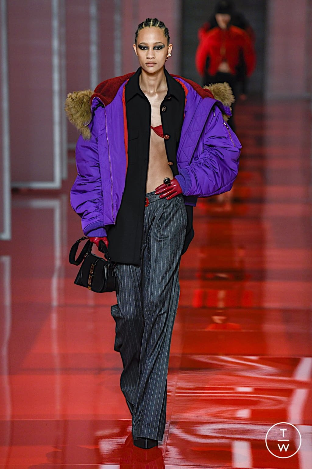 Fashion Week Milan Fall/Winter 2022 look 22 from the Versace collection 女装