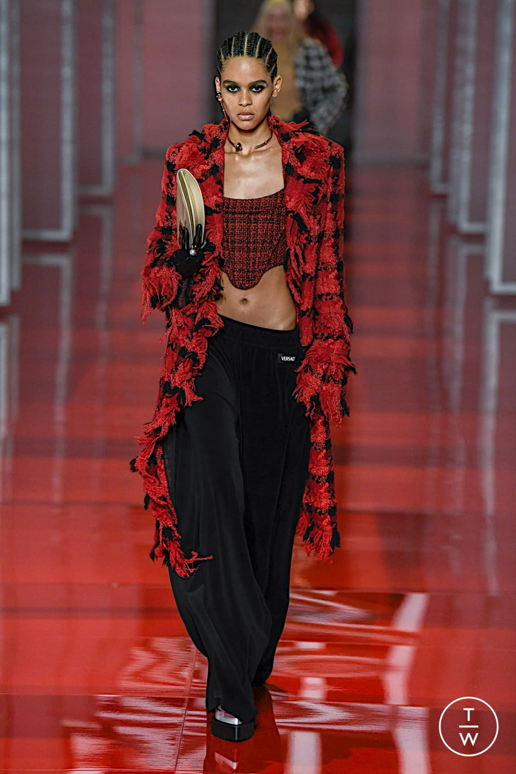 Fashion Week Milan Fall/Winter 2022 look 27 from the Versace collection womenswear