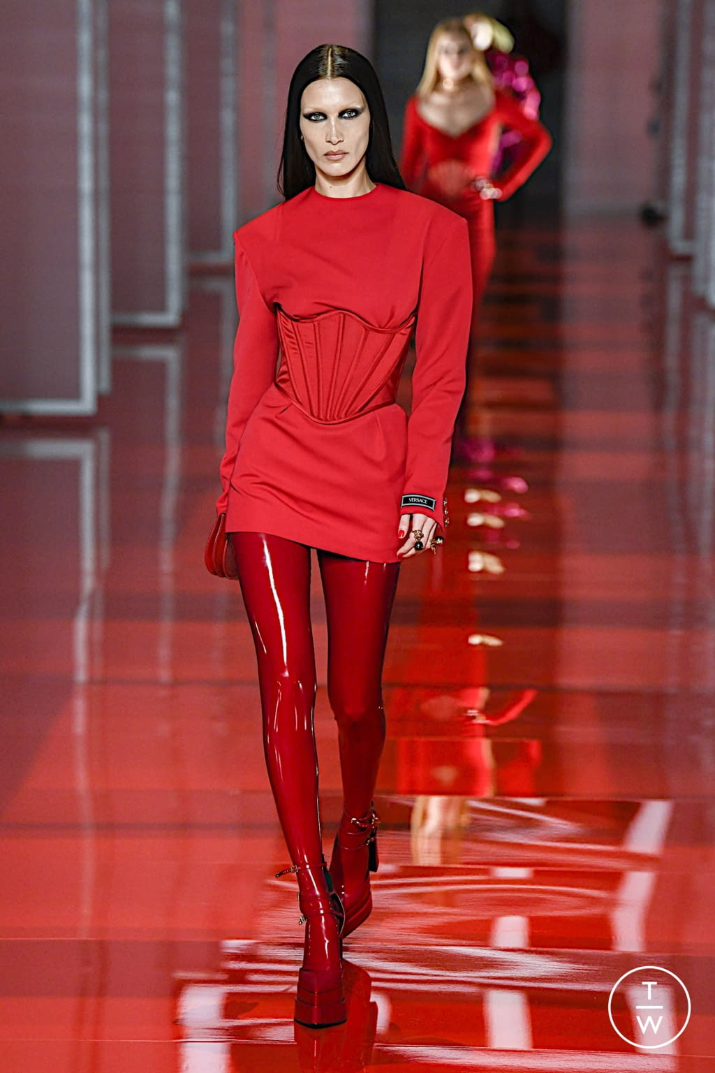 Fashion Week Milan Fall/Winter 2022 look 34 from the Versace collection womenswear