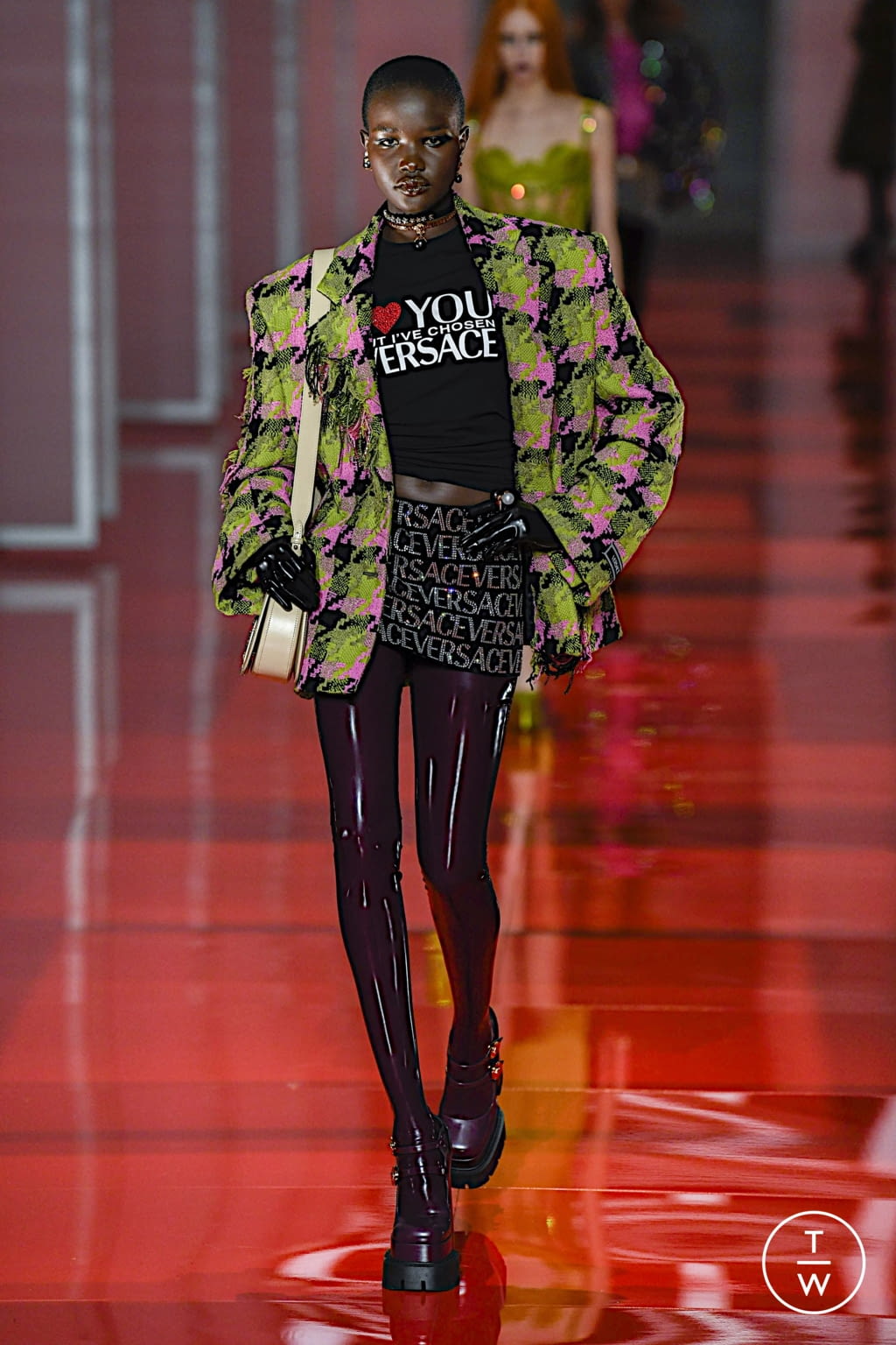 Fashion Week Milan Fall/Winter 2022 look 47 from the Versace collection womenswear
