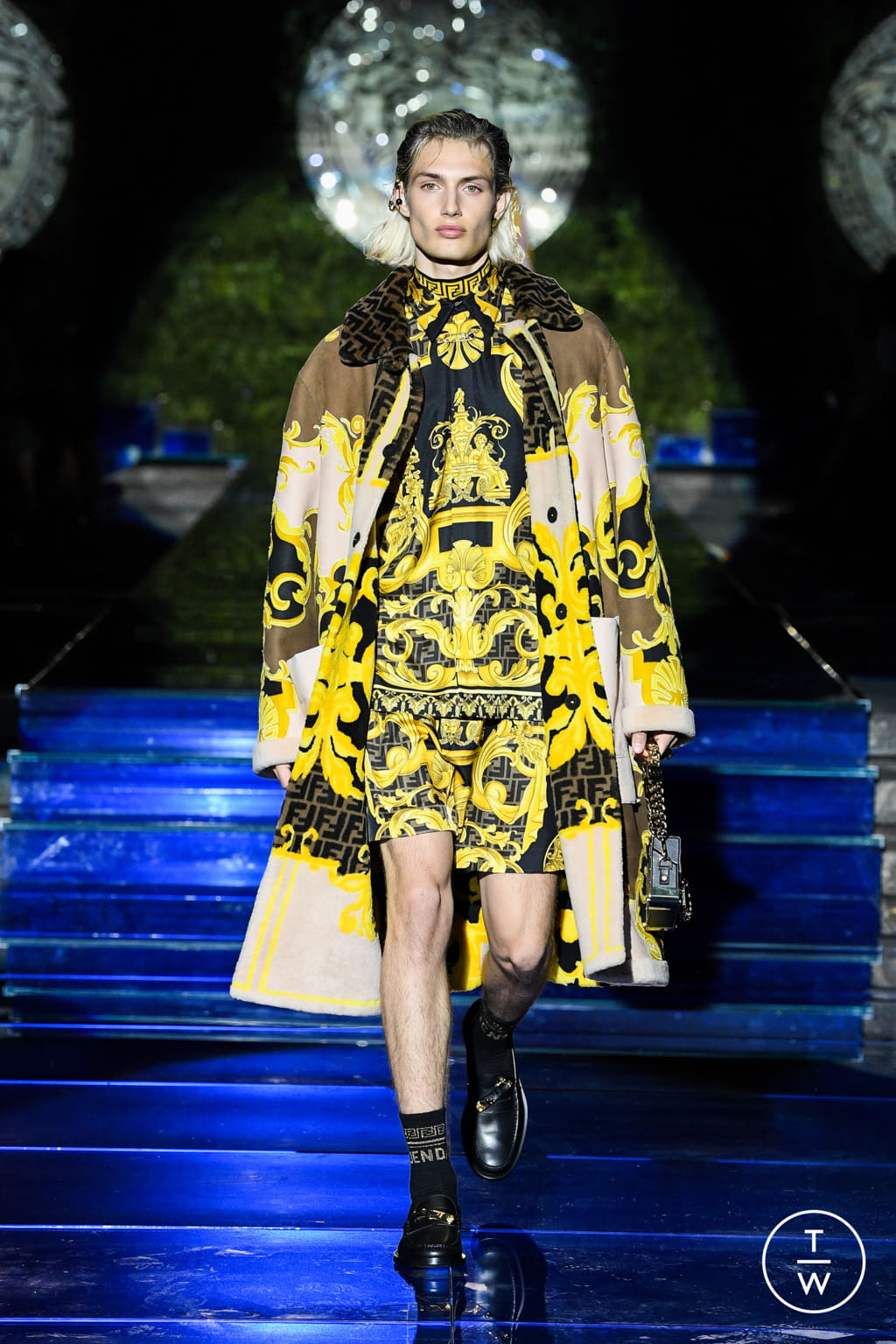 Fashion Week Milan Spring/Summer 2022 look 13 from the Versace by Fendi - Fendi by Versace collection 女装