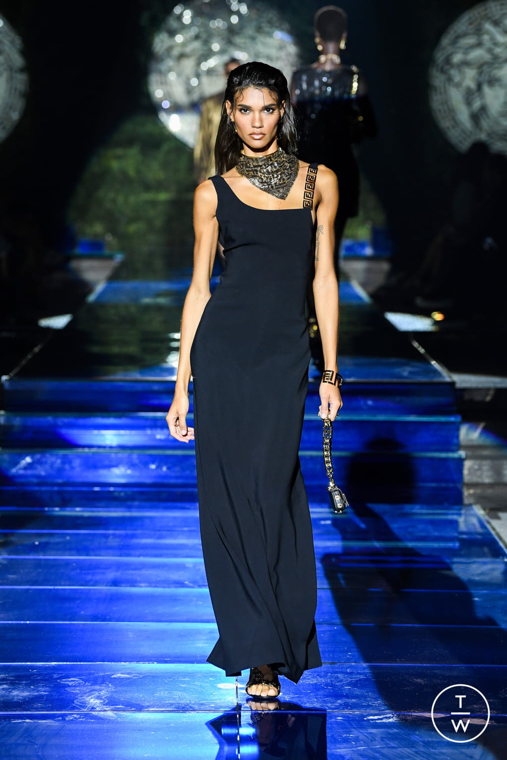 Fashion Week Milan Spring/Summer 2022 look 5 de la collection Versace by Fendi - Fendi by Versace womenswear