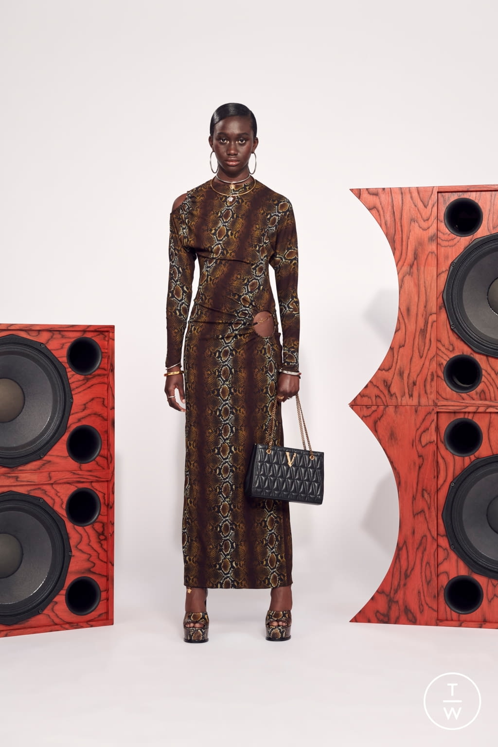 Fashion Week Milan Resort 2021 look 15 from the Versace collection womenswear