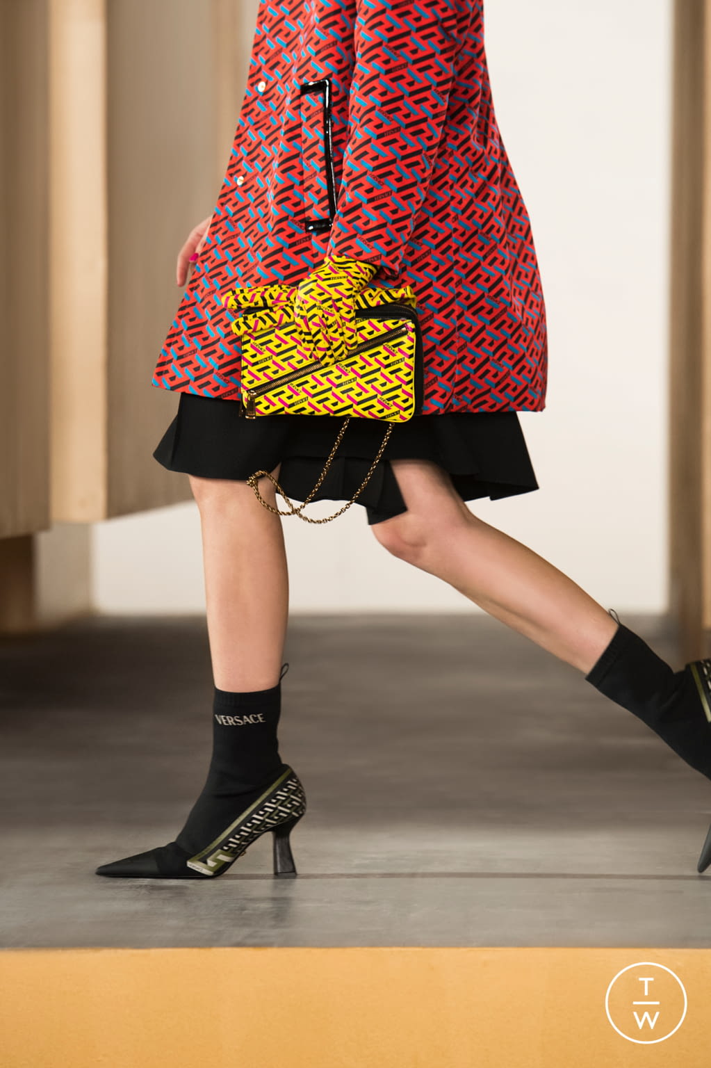 Fashion Week Milan Fall/Winter 2021 look 29 from the Versace collection womenswear accessories