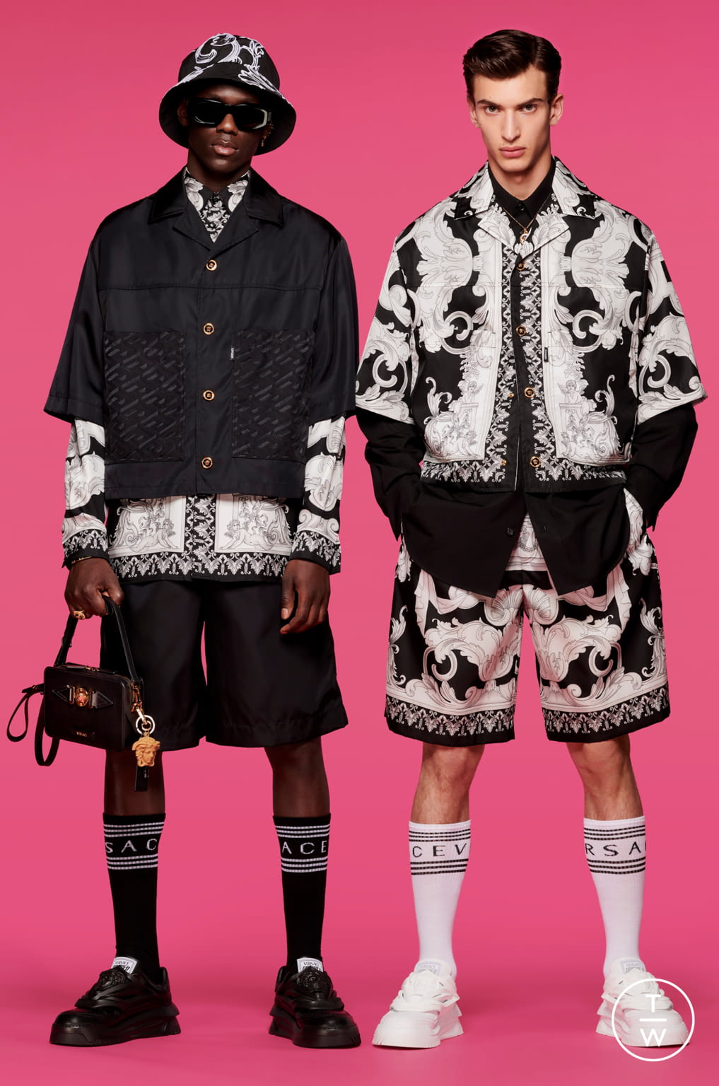 Fashion Week Milan Pre-Fall 2022 look 1 de la collection Versace menswear
