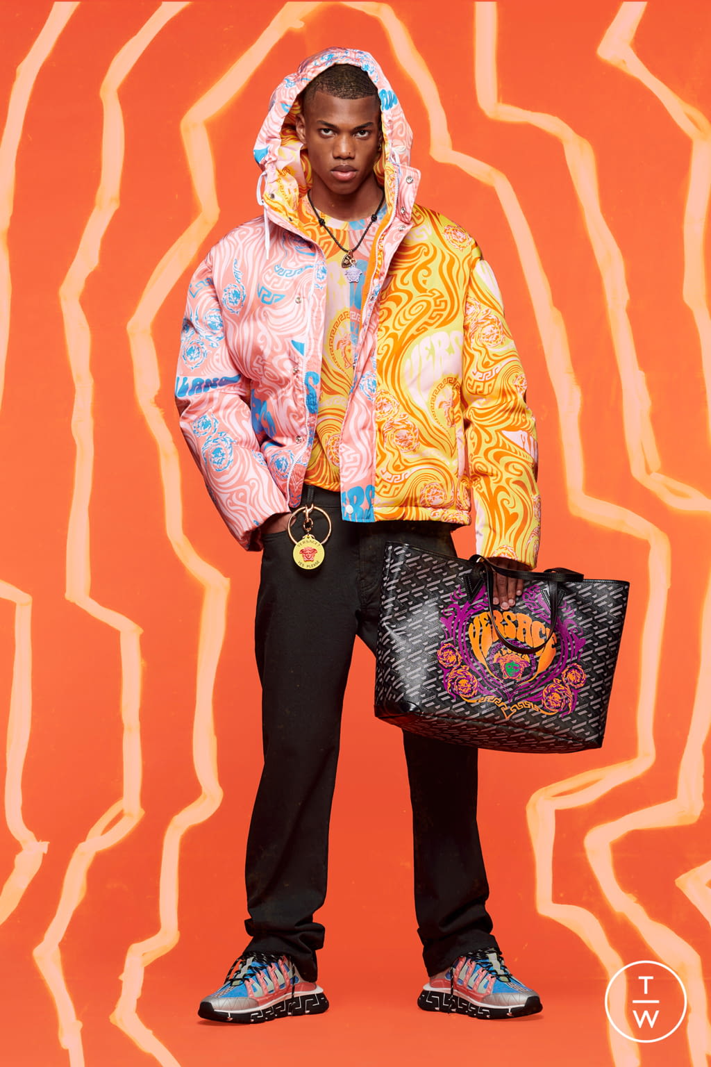 Fashion Week Milan Resort 2022 look 32 from the Versace collection womenswear