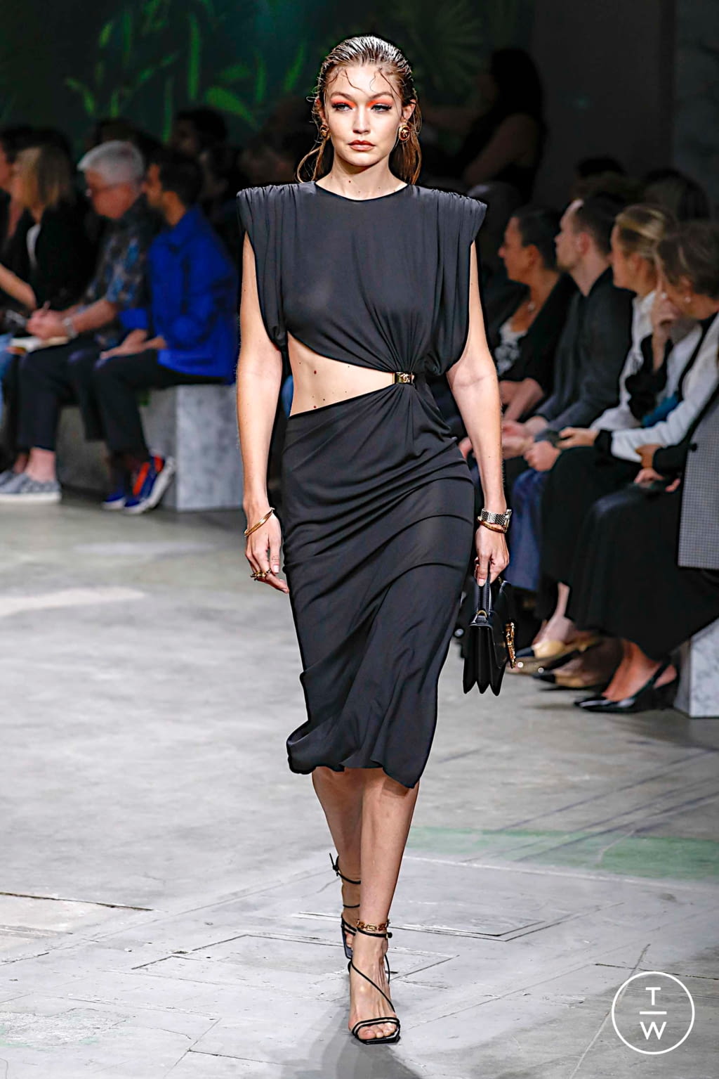 Fashion Week Milan Spring/Summer 2020 look 16 from the Versace collection womenswear